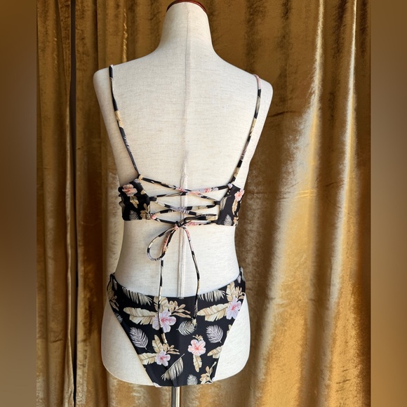 Tropical Bikini by Jacks, Brazilian Bottom, Triangle Top, Criss-Cross Back | M - Picture 2 of 12